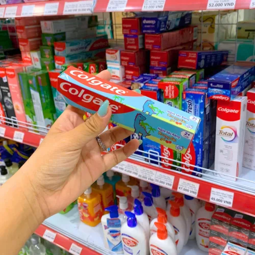 Kem Đánh Răng Colgate Ngừa Sâu Răng Em Bé 2+ Tuổi Hương Dâu 40g - Màu Xanh
