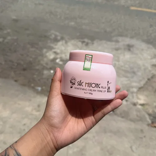 Kem Dưỡng Da Body Sắc Hương Plus - Hộp Màu Hồng 130ml