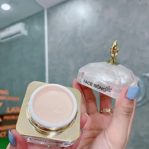 Kem Face Bông Onaya Dưỡng Trắng Da Ngừa Nám