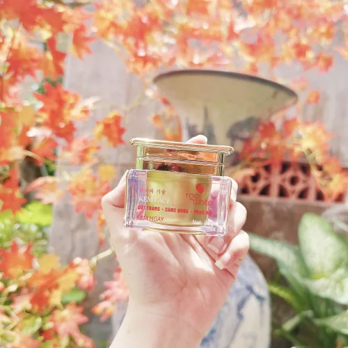 Kem Face Cốt Trắng Nhân Sâm Yoo White
