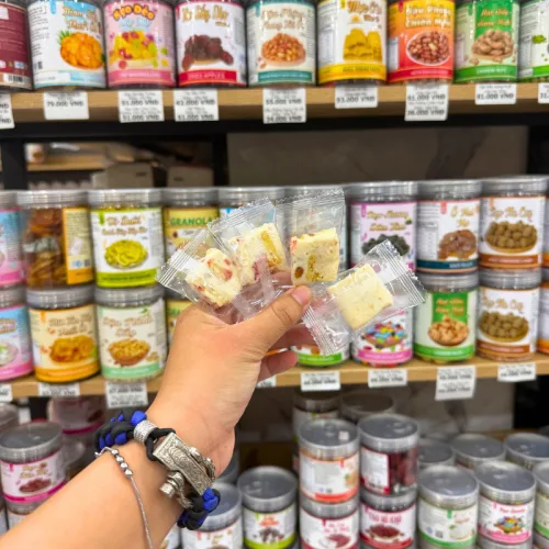 Kẹo Sữa Chua Mix Trái Cây Và Hạt Ăn Kiêng - Kẹo Nougat Dâu Tây Hàng Xá 100g
