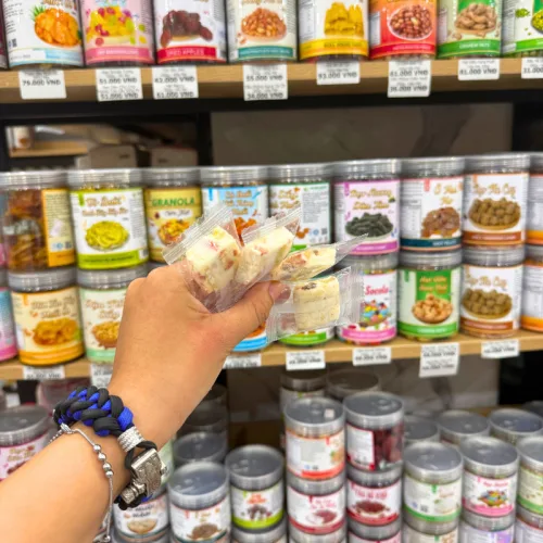 Kẹo Sữa Chua Mix Trái Cây Và Hạt Ăn Kiêng - Kẹo Nougat Dâu Tây Hàng Xá 100g