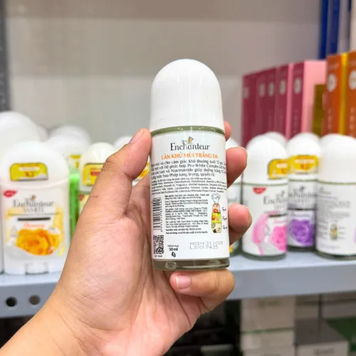 Lăn Khử Mùi Enchanteur Charming 72h 50ml - Lăn Nách Dưỡng Sáng Da Màu Vàng