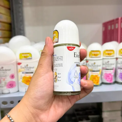 Lăn Khử Mùi Enchanteur Magic 72h 50ml - Lăn Nách Dưỡng Sáng Da Màu Xanh Dương