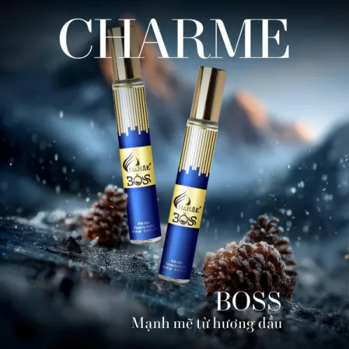 Hai chai đặt trên nền tối, ảnh nhấn câu chữ về hương đầu mạnh mẽ.