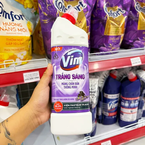 Nước Tẩy Bồn Cầu Vim Than Hoạt Tính & Hương Oải Hương 880ml - Chai Màu Tím