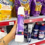 Nước Tẩy Bồn Cầu Vim Than Hoạt Tính & Hương Oải Hương 880ml - Chai Màu Tím