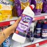 Nước Tẩy Bồn Cầu Vim Than Hoạt Tính & Hương Oải Hương 880ml - Chai Màu Tím