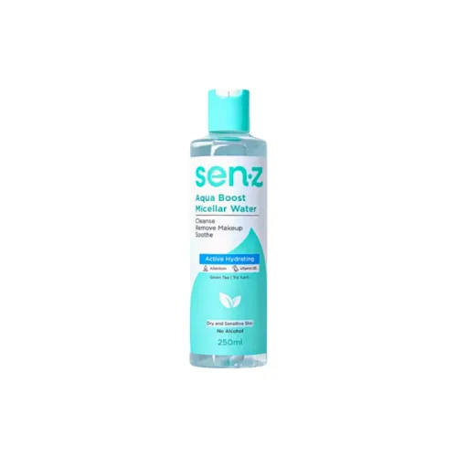 Mặt trước chai ghi Aqua Boost Micellar Water, Green Tea và 250ml