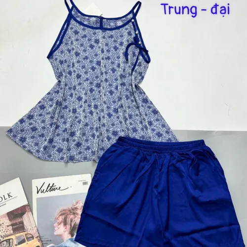 Đồ bộ gấm 2 da phối lụa mờ quần đùi trơn áo yếm 2 dây