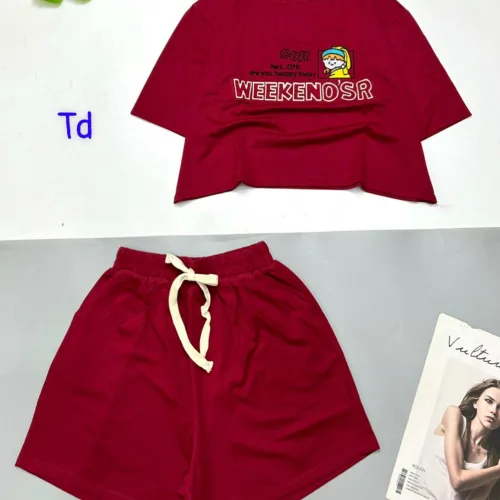 Đồ bộ quần đùi áo croptop cổ tròn in chữ WEEKENDSR