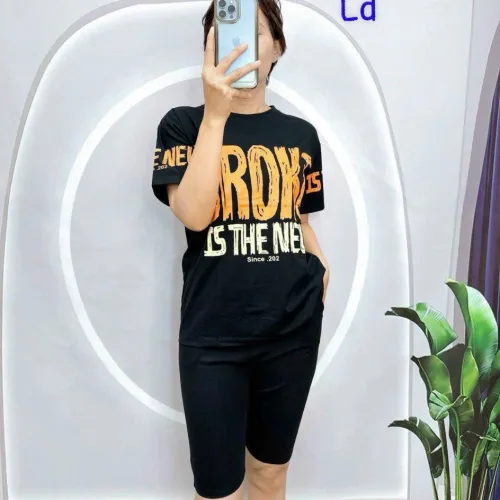 Đồ bộ quần lửng đen áo tay ngắn in nhiều chữ lớn