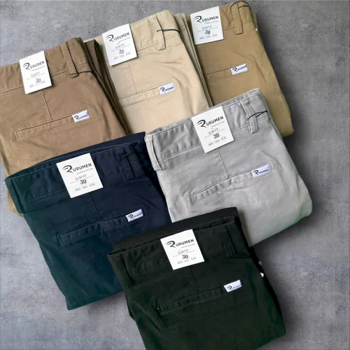 Đánh giá độ co giãn khi thử vận động — Quần Kaki Dài Nam Cao Cấp