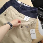 Quần Short Kaki Nam Co Giãn Rurumen In Hoạ Tiết Nhí