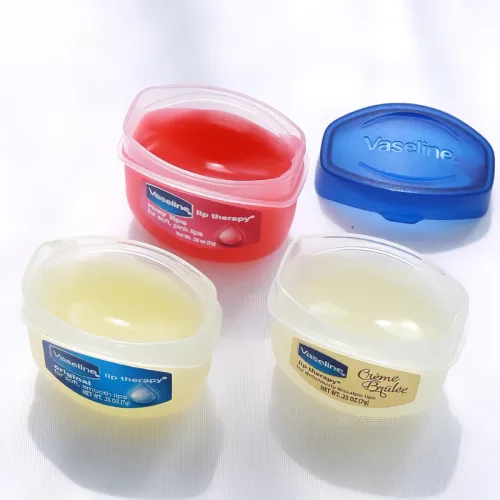 Sáp Dưỡng Môi Vaseline Original Mềm Mịn 7g: lựa chọn nhỏ gọn cho môi khô và lớp son nền