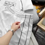 Set Bộ Nam Quần Short Phối Áo Thun Cổ Tròn Pack Hourse In Chữ Think Viền Sọc