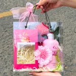 Set Giỏ Quà Tặng Sữa Tắm Nước Hoa Charme Coco Hồng + Nước Hoa Charme Coco (Có Đèn Chớp)