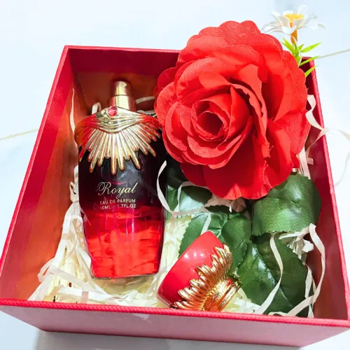 Set Hộp Quà Tặng Nước Hoa Nữ Good Charme Royal 50ml - Hộp Hoa Rơm Nhiều Màu