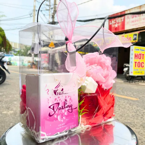 Set Quà Tặng Nước Hoa Charme Darling Mùi Nữ 50ml Hương Ngọt Ngào Quyến Rũ - Túi Trong Vuông Có Đèn Đom Đóm Lót Giấy Rơm Thắt Nơ Xinh Xắn Nhiều Màu