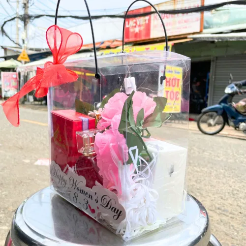 Set Quà Tặng Nước Hoa Nữ Charme So Sexy 50ml - Túi Trong Vuông Có Đèn Đom Đóm Lót Giấy Rơm Thắt Nơ Xinh Xắn Nhiều Màu