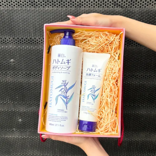 Set Quà Tặng Sữa Tắm Ý Dĩ & Sữa Rửa Mặt Ý Dĩ Reihaku Hatomugi