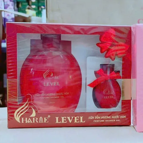 Set Quà Tặng Sữa Tắm Nước Hoa Charme Level 250ml + Nước Hoa Charme Level