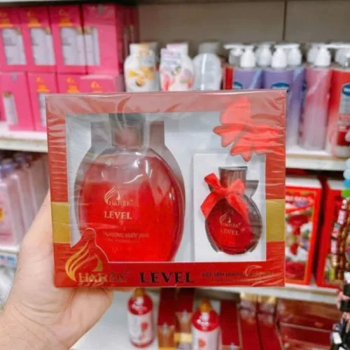 Set Quà Tặng Sữa Tắm Nước Hoa Charme Level 250ml + Nước Hoa Charme Level