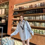 Sét sơ mi kẻ sọc xanh choàng cổ viền + short trắng