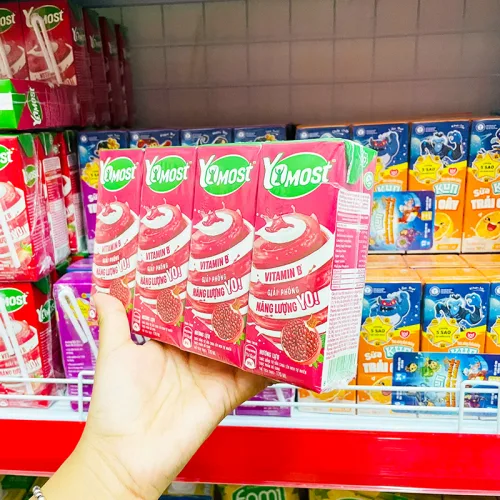 Sữa Chua Uống Yomost Vị Lựu Lốc 4 Hộp (170ml/Hộp)