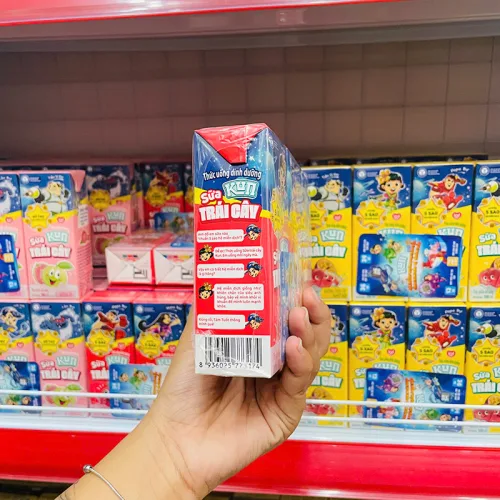 Sữa Dinh Dưỡng Trái Cây KUN Hương Dâu Lốc 4 Hộp - (180ml/Hộp)