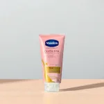 Sữa Dưỡng Thể Vaseline 70X Màu Hồng 300ml (Hàng nhập khẩu có tem phụ) - Phiên Bản Cũ