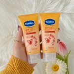 Sữa Dưỡng Thể Vaseline Healthy Bright Spf 50+ Daily Protection Brightening Serum Mini 70ml (Hàng Nhập Khẩu Có Tem Phụ)