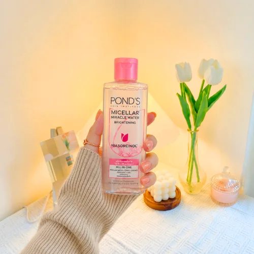 Nước Tẩy Trang Pond's Vitamin Và Hoa Hồng Sáng Da 235ml