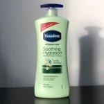 Sữa Dưỡng Thể Vaseline Intensive Care Dưỡng Da Trắng Sáng 725ml - Hàng Xách Tay