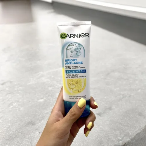 Sữa Rửa Mặt Garnier Ngừa Mụn Sáng Da Bright Anti-Acne 100ml