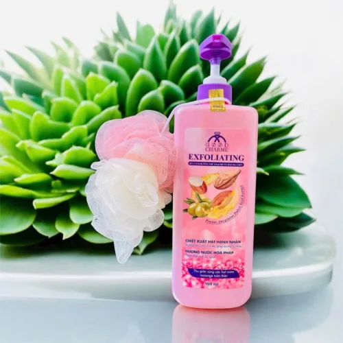 Sữa Tắm Cho Nữ Tẩy Tế Bào Da Chết Charme Exfoliating Hạt Hạnh Nhân Hương Nước Hoa Pháp 900ml