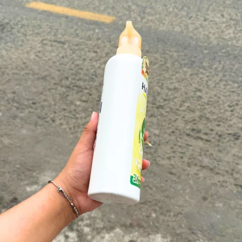 Sữa Tắm Hazeline Nâng Tông Da 3X Sữa Chua Hương Hoa Linh Lan 667ml