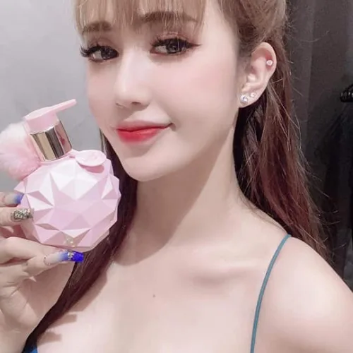 Sữa Tắm Xông Trắng Pink Lady Shower Q-Lady Onaya