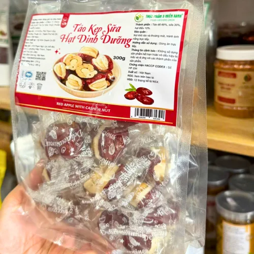 Táo Đỏ Kẹp Hạt Điều Túi Zip 300g