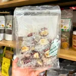 Táo Đỏ Kẹp Hạt Điều Túi Zip 300g
