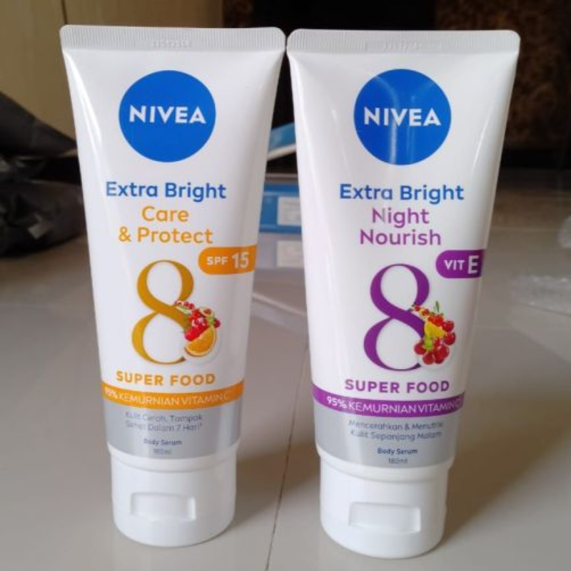 Nivea cam đứng cạnh bản tím giúp nhận ra khác biệt dùng ngày và đêm