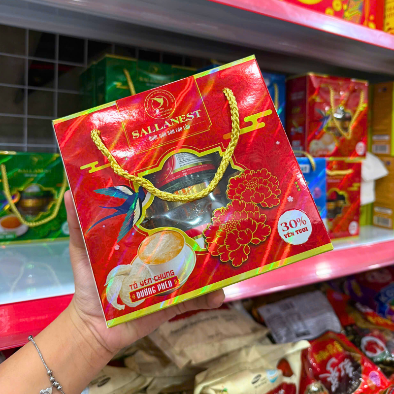 Khám phá Tổ Yến Sào Cao Cấp Chưng Táo Đỏ SALLANEST 30% Dạng Xách 6 Hủ 70ml thuộc nhóm yến sào