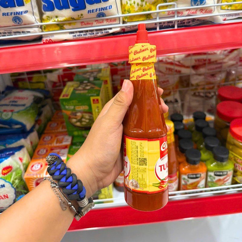 Phần thân chai và tem nhãn bên hông sản phẩm