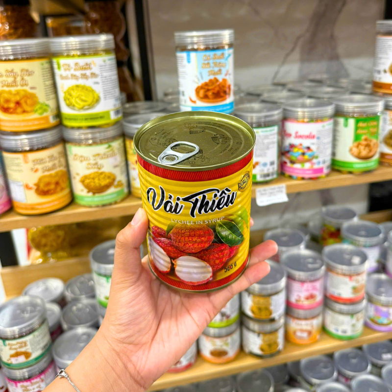 Sản phẩm dạng hộp kim loại nắp giật tiện sử dụng