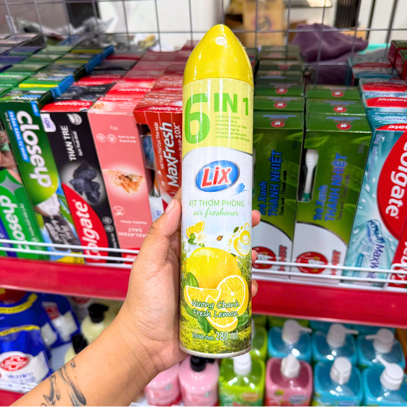 Mặt trước chai với hương chanh và dung tích 280ml