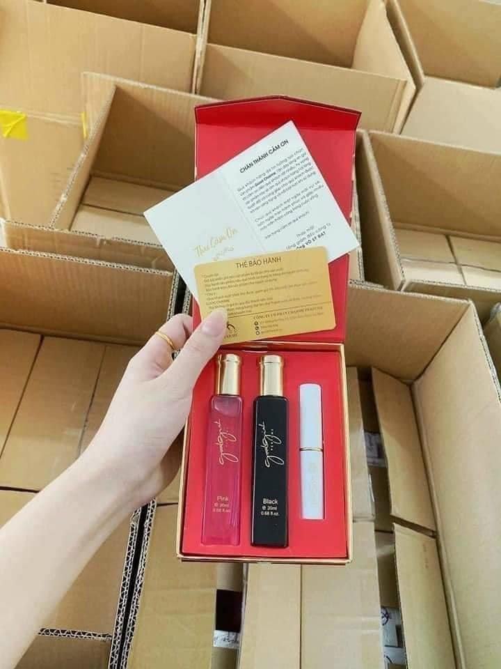 Set Nước Hoa Goodgirl Và Son Môi Cao Cấp Good Charme Với thiết kế chai thon nhỏ gọn tiện lợi và đầy tinh tế