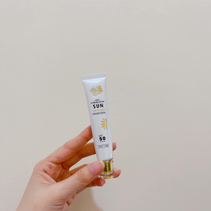 Kem chống nắng Fairy size 15gram là dòng mỹ phẩm cao cấp với công nghệ Hàn Quốc