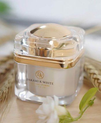Kem Dakami K-White SPF 50+ PA+++ giúp làm mờ các vết nám tàn nhang  đốm nâu và sắc tố đen trên da