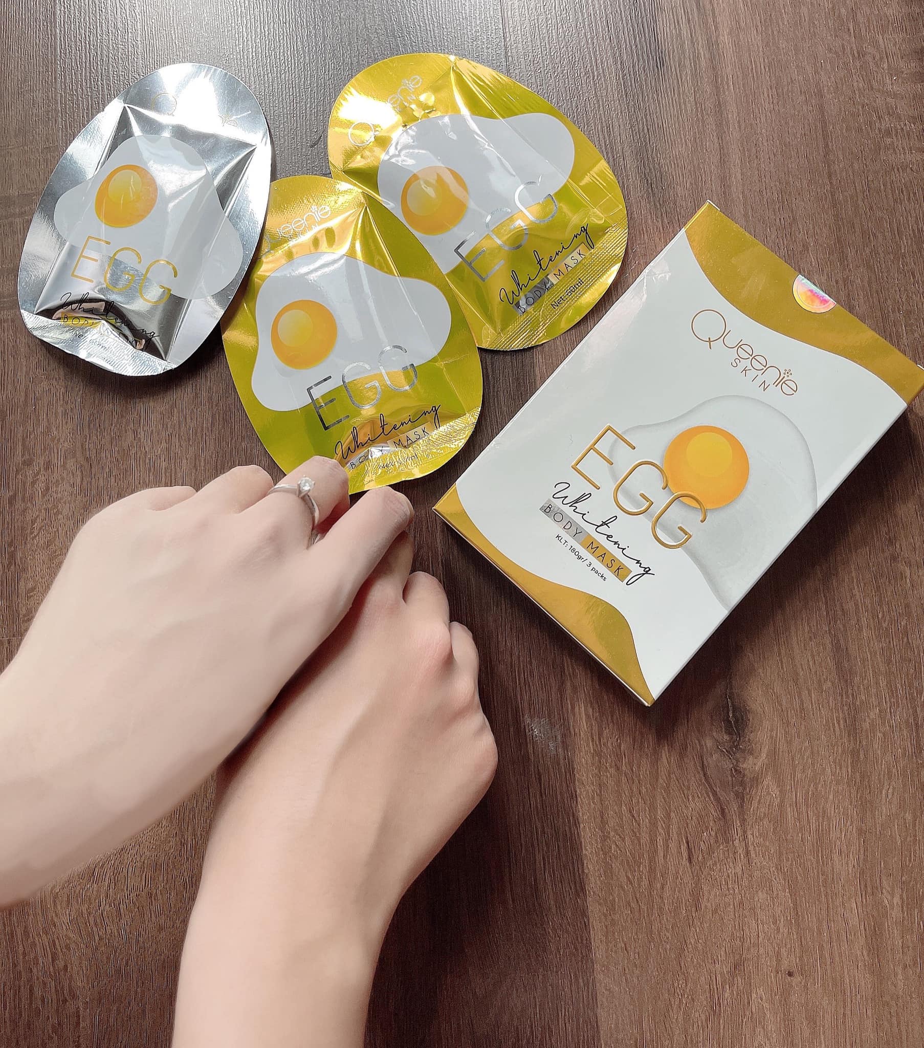 Tắm trắng trứng gà Queenie Skin chính hãng