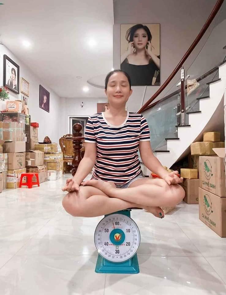 Có cà phê Xanh ngại gì bụng ngấn mỡ, dáng xồ xề